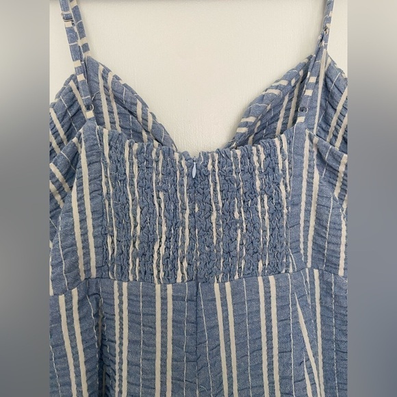 Lost + Wander Seersucker Blue & White Striped Romper w Pockets & Tie Front Large - Picture 8 of 11